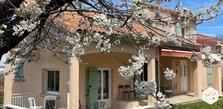 Maison, villa • Beaumont • 232m2