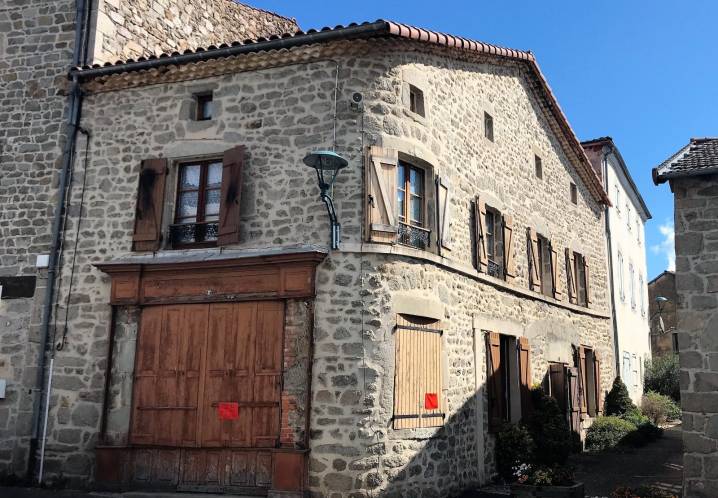 Maison • Vente • 200m2 • Saint-Dier-d'Auvergne