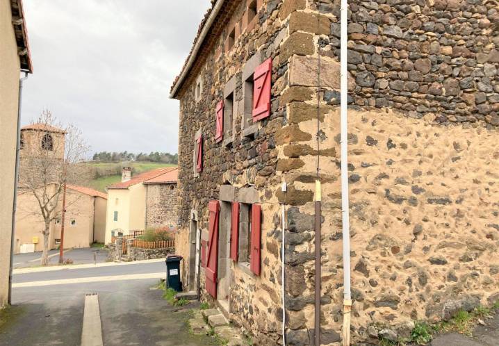 Investissement • Vente • 150m2 • Mazeyrat-d'Allier