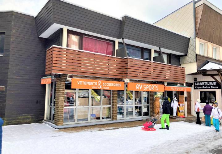 Commercial • Vente • 96m2 • BESSE-ET-SAINT-ANASTAISE