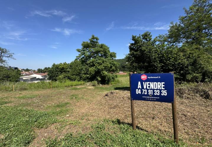 Terrain • Vente • 442m2 • Nohanent