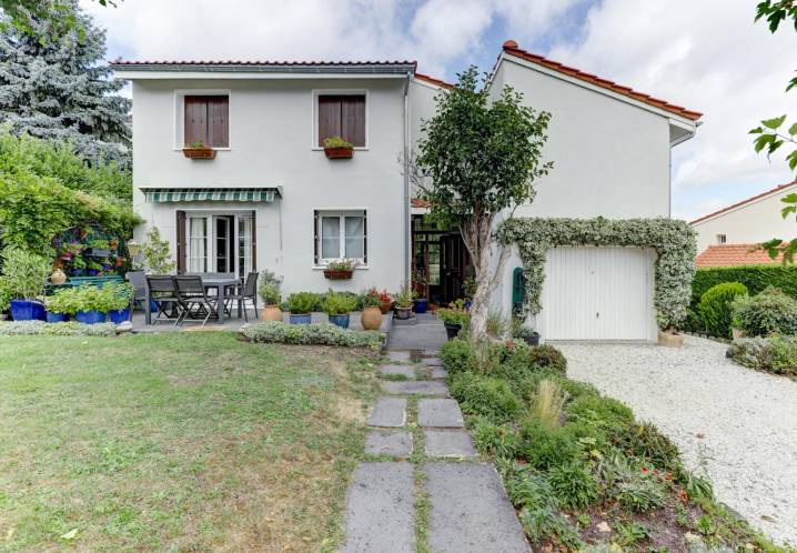 Maison • Vente • 100m2 • Romagnat
