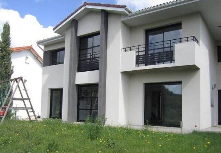 Maison • Location • 200m2 • Sayat