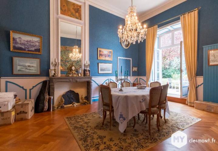 Maison • Vente • 381m2 • Billom