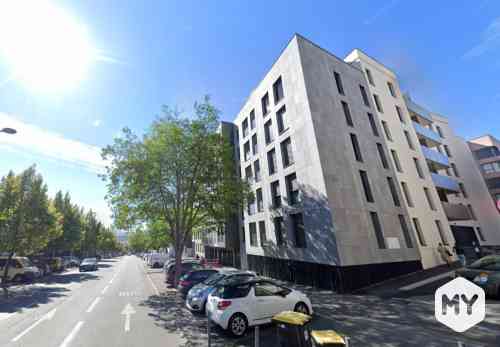 Parking 10 m2 à louer Clermont-Ferrand 63000 Jaude, 110 €/mois